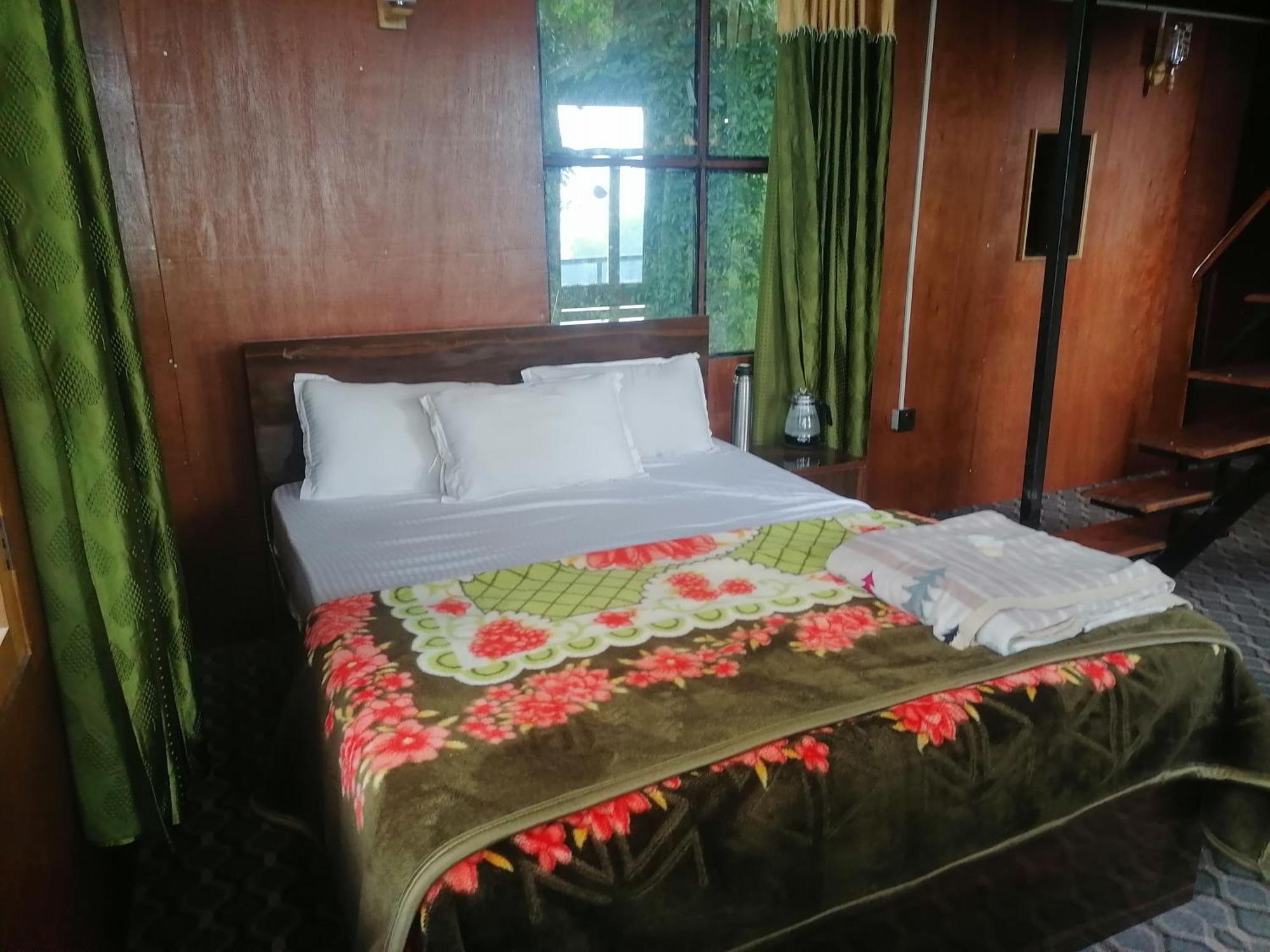 Jungle Crown Organic Homestay Nagarkot Ruang foto